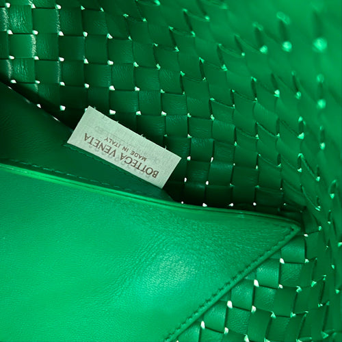BOTTEGA VENETA SMALL CABAT 32 IN GREEN LAMBSKIN