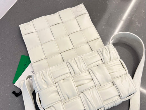 BOTTEGA VENETA CASSETTE 28 IN WHITE SOFT LAMBSKIN