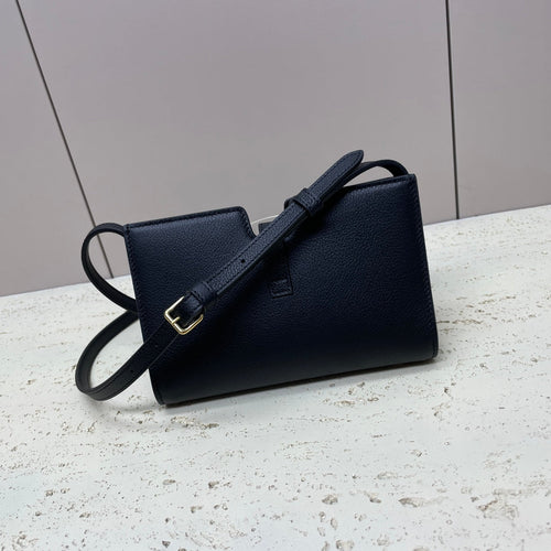 CELINE 16 STRAP POCHETTE 18 IN BLACK SUPPLE CALFSKIN GOLD HARDWARE