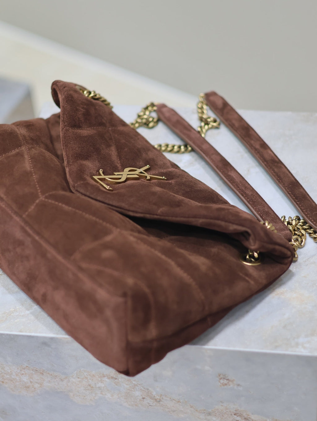 YSL 25S LOULOU PUFFER MM 29 IN DARK BROWN SUEDE GOLD HARDWARE