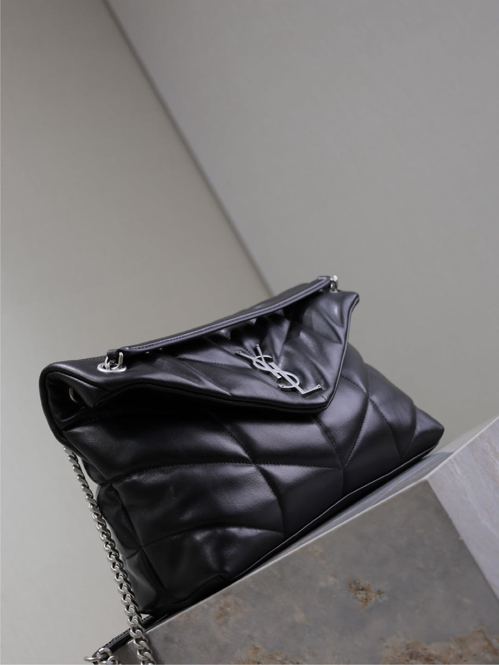 YSL 25S LOULOU PUFFER GM 35 IN BLACK CALFSKIN SILVER HARDWRE